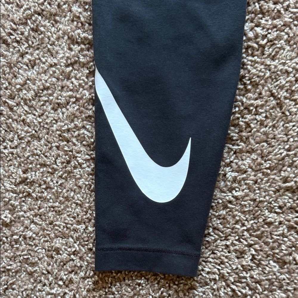 Nike Logo Slim Fit Mid-Rise Leggings - Picture 3 of 8